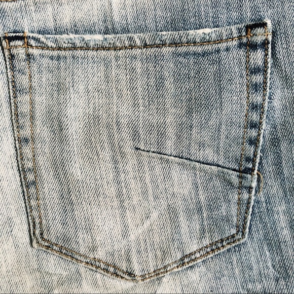 Aritzia Talula Jean Shorts with Raw Hem - Picture 7 of 7